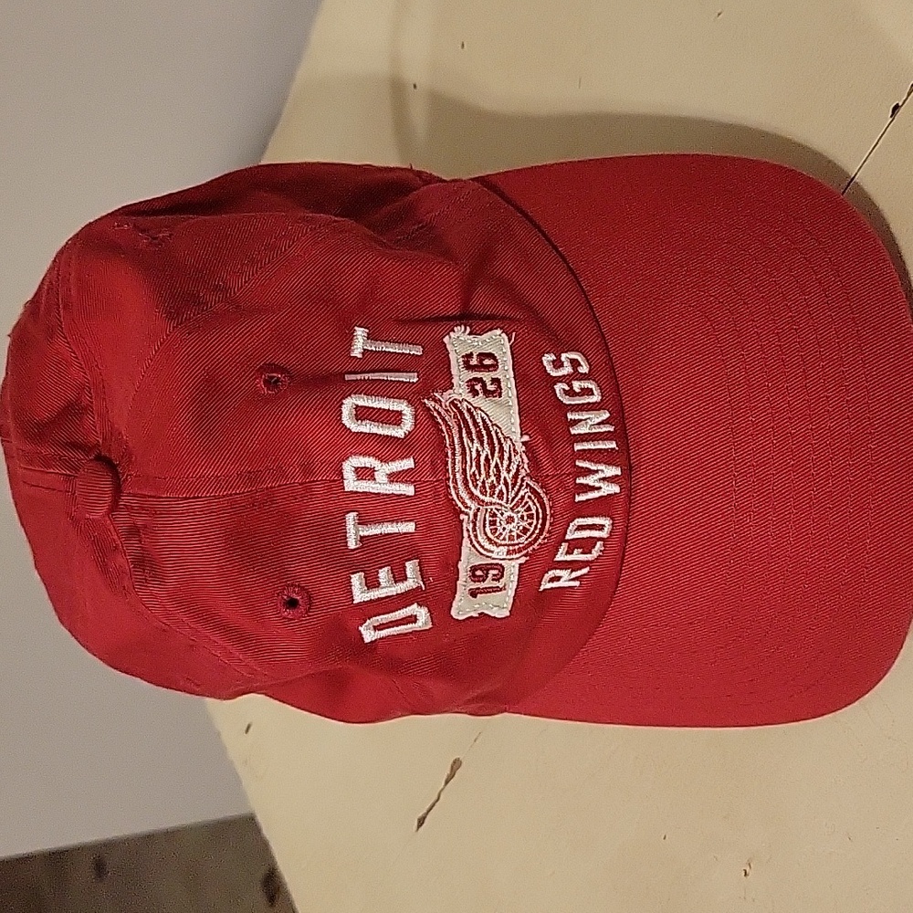Detroit Red Wings Old Time Hockey Baseball Cap